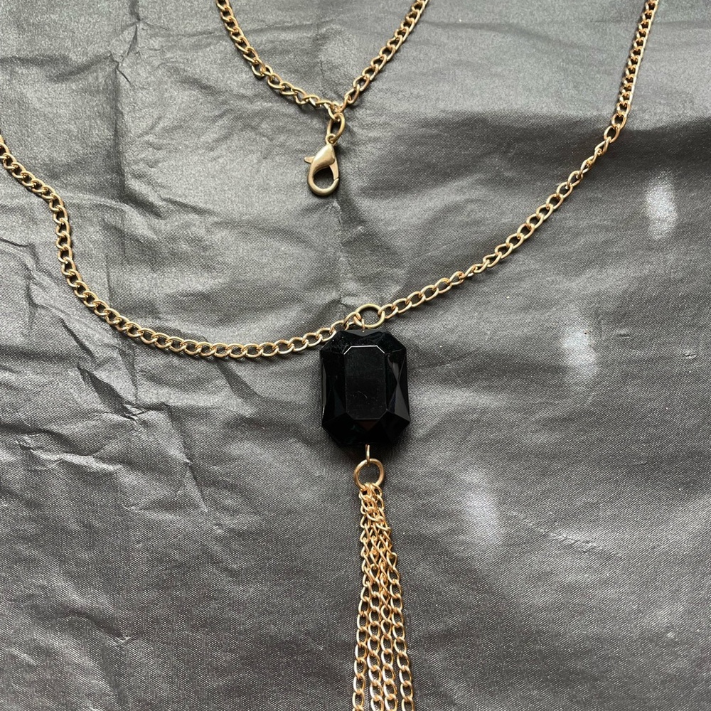 Chic Black Onyx and Gold Chain Pendant Necklace